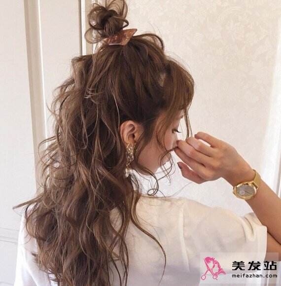 日系簡單扎發(fā)推薦 好看百搭元?dú)馇纹? title=