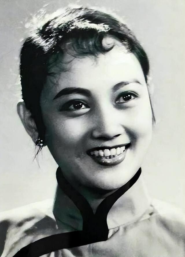 王曉棠 上世紀家喻戶曉的女將軍，60后們的女神，如今卻少有人知（上世紀家喻戶曉的女將軍）(5)