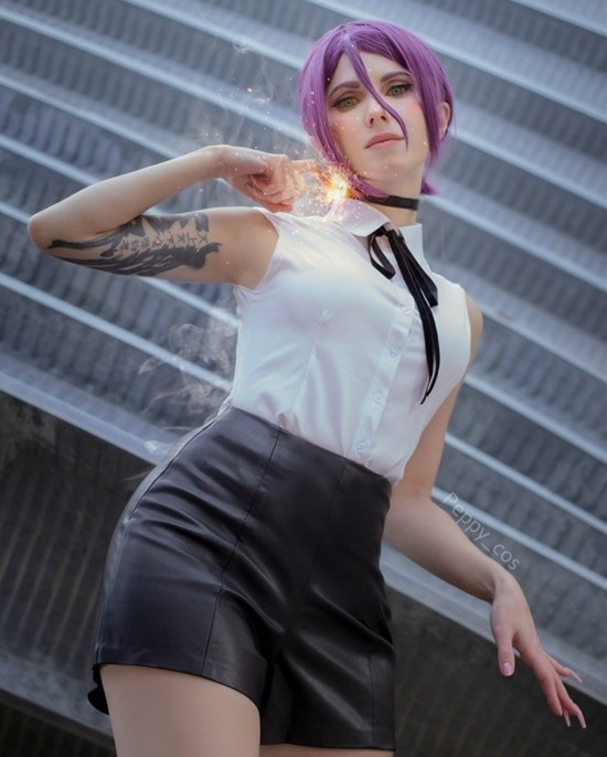 亞美尼亞小姐姐COS《龍珠》18號：成熟人妻身材火辣