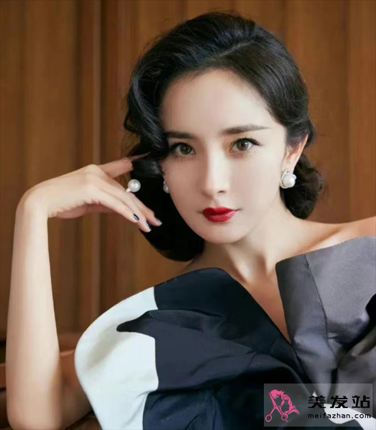 復古港風發(fā)型 性感女人味盡顯