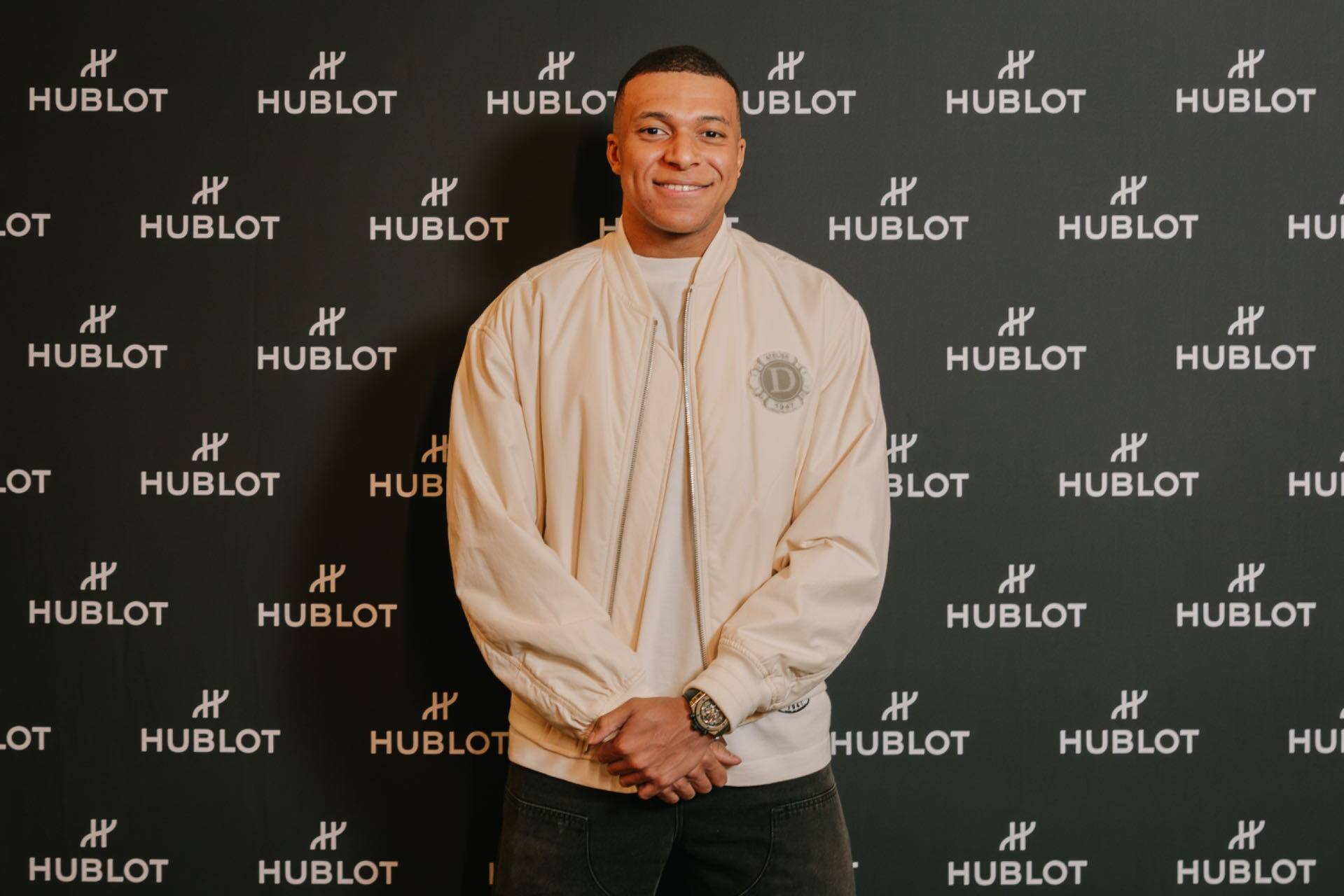 宇舶表品牌大使基利安·姆巴佩（Kylian Mbappé）出席2024日內(nèi)瓦“鐘表與奇跡”高級鐘表展