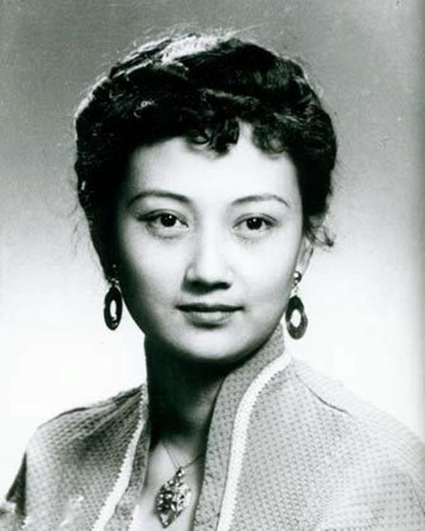 王曉棠 上世紀(jì)家喻戶曉的女將軍，60后們的女神，如今卻少有人知（上世紀(jì)家喻戶曉的女將軍）(4)