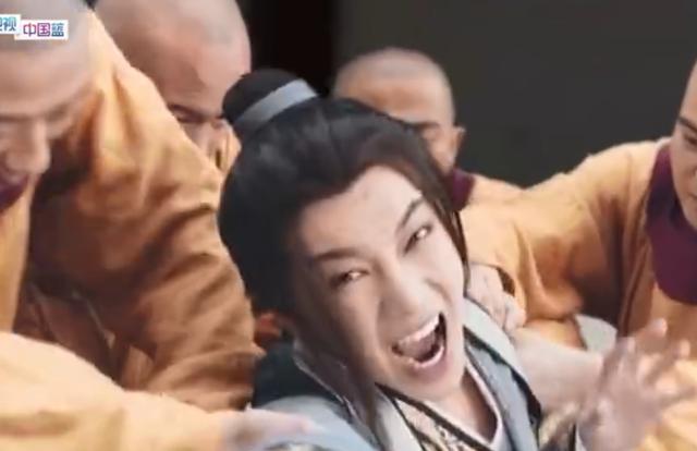 華晨宇扮古裝搞笑cos許仙 顯露出諧星體質(zhì)(華晨宇扮古裝搞笑cos許仙)(3)