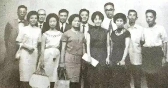 瓊瑤 與詩經(jīng)《木瓜》的不解之緣（與詩經(jīng)木瓜的不解之緣）(3)