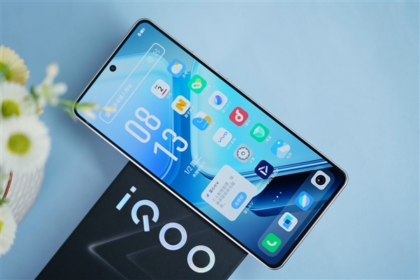144Hz高刷屏+6000mAh超大電池！iQOO Z9圖賞