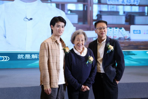 秧歌第一人喬梁老師受邀參加《跟著課本去旅行》哈爾濱站新聞發(fā)布會