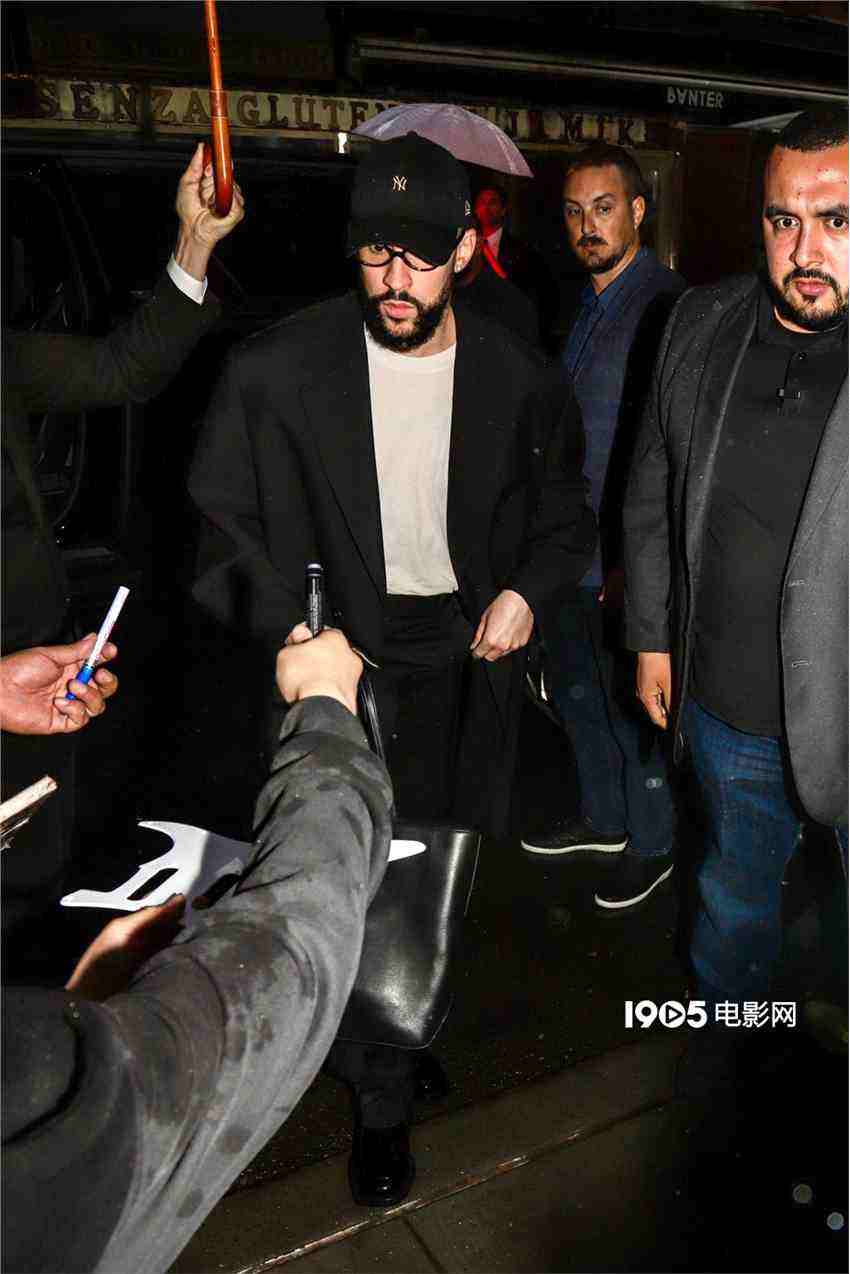 Met Gala預(yù)熱晚宴！錘哥J.Lo壞兔子贊達(dá)亞亮相