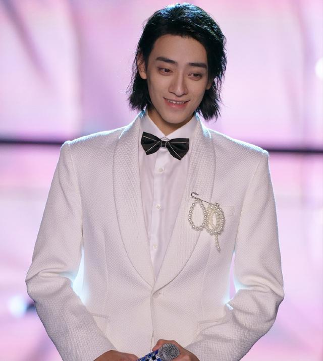 《假日暖洋洋》姚晨與小11歲白宇演 姐弟戀 ，別說，還真甜（假日暖洋洋姚晨與小11歲白宇演）(2)