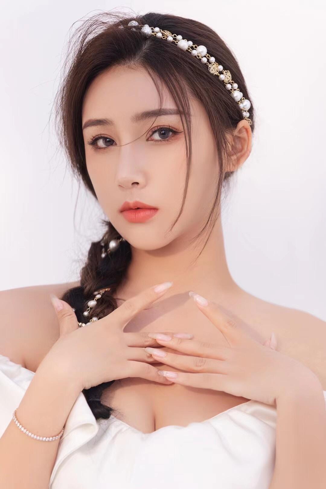 5月15日Steam見：《美女，應(yīng)接不暇》的絕美高顏值女主，多樣浪漫故事