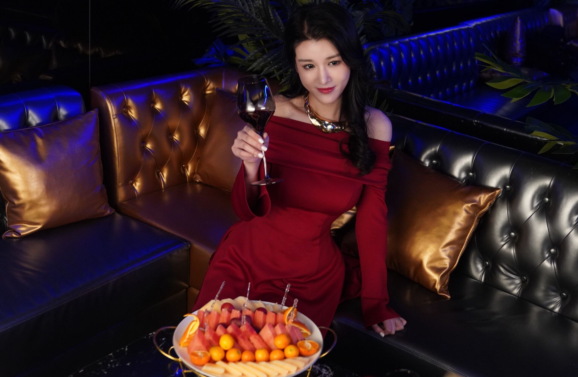 5月15日Steam見：《美女，應(yīng)接不暇》的絕美高顏值女主，多樣浪漫故事