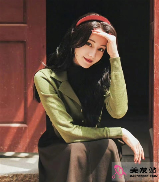 迪麗熱巴千金發(fā)型 溫婉優(yōu)雅頗氣質(zhì)