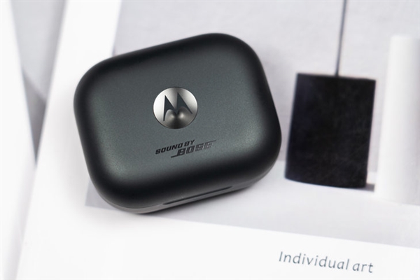 具辨識度的moto旗艦！moto X50 Ultra上手