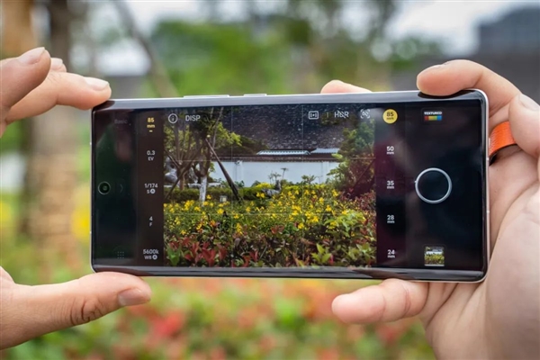 體驗(yàn)完vivo X100 Ultra 我覺得藍(lán)廠說它滅霸還是保守了