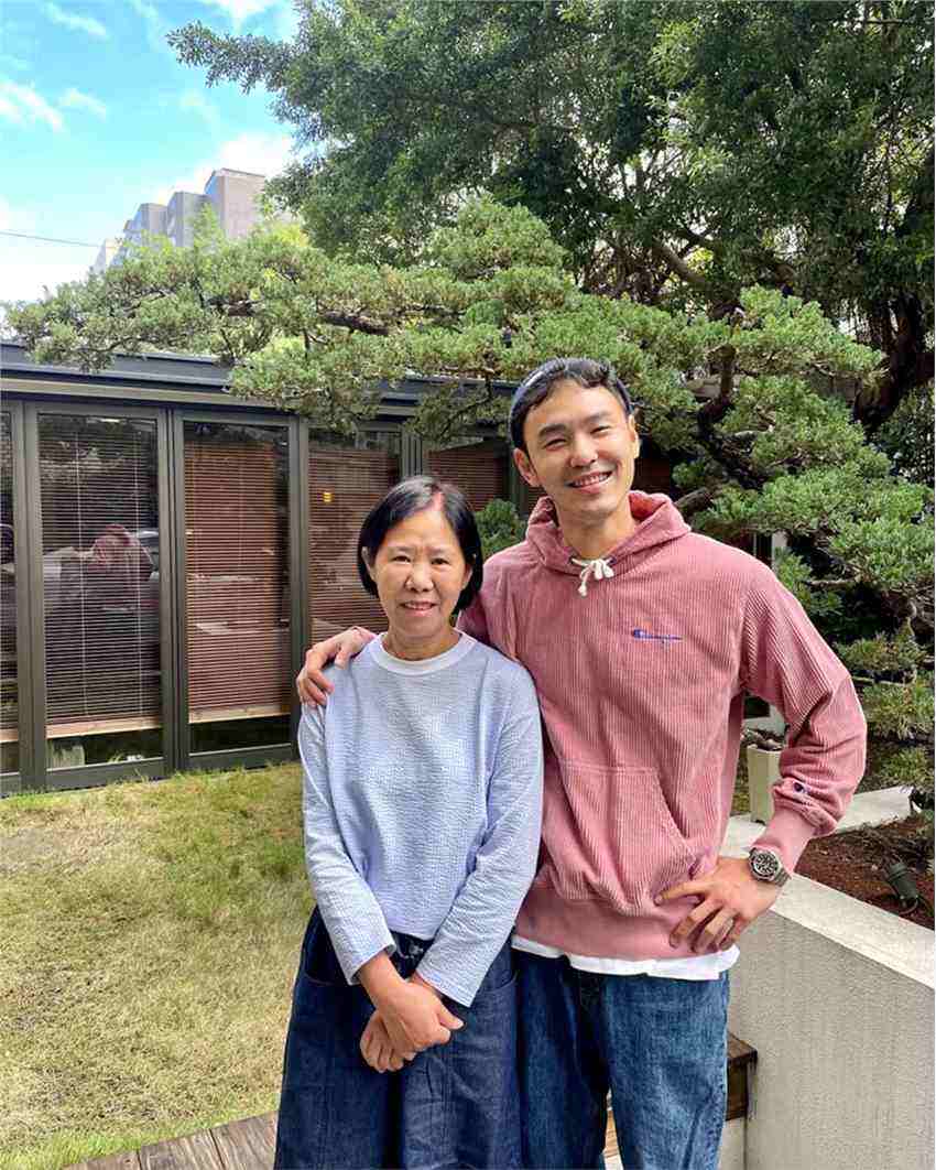 阮經(jīng)天得獎(jiǎng)當(dāng)天痛失慈母 目前已暫停所有活動(dòng)！