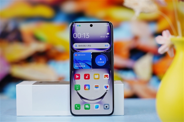 液態(tài)金屬般質(zhì)感！OPPO Reno12圖賞