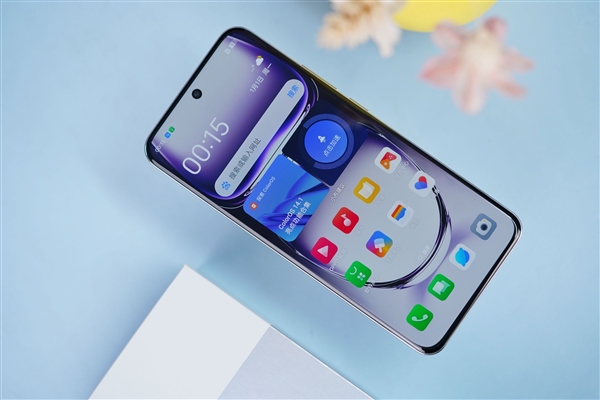 液態(tài)金屬般質(zhì)感！OPPO Reno12圖賞