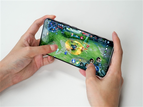 輕薄的等深四曲屏手機！一文看懂OPPO Reno12標(biāo)準(zhǔn)版和Pro版的區(qū)別