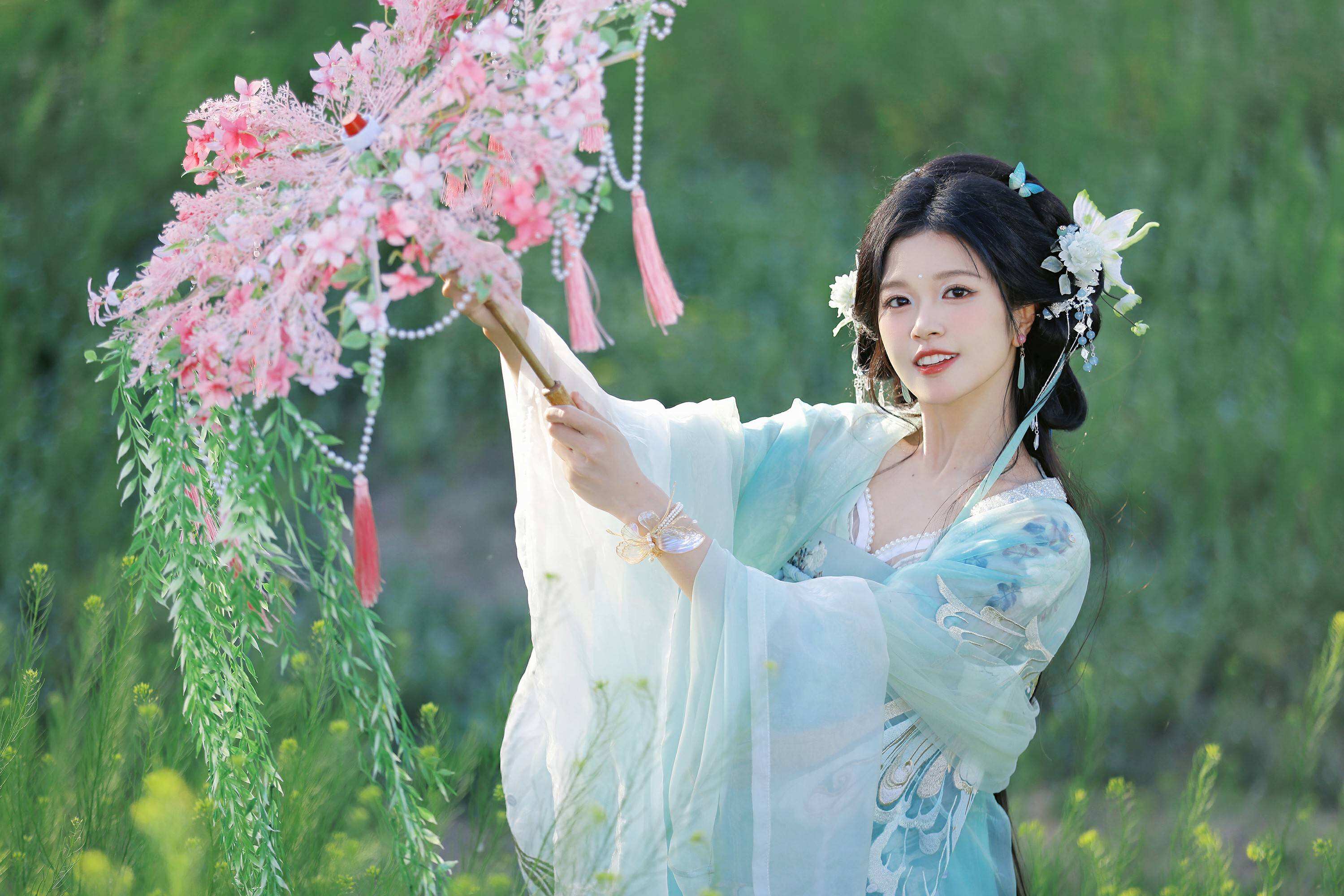 越南姐姐孫夏鈴古風(fēng)寫真?zhèn)涫芎迷u 網(wǎng)友呼吁快拍攝古裝劇