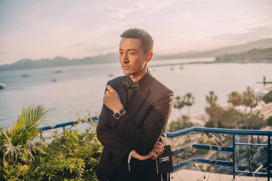 Chopard蕭邦-紅毯珠寶商 導(dǎo)演陳可辛，演員王傳君，導(dǎo)演、演員大鵬佩戴Chopard蕭邦珠寶腕表臻品 亮相第77屆戛納電影節(jié)《醬園弄》首映紅毯
