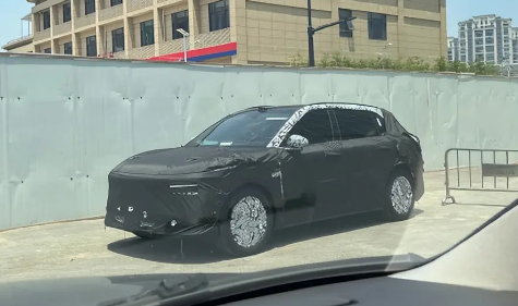 800V技術(shù)上車！極氪CX1E偽裝車曝光：年內(nèi)首發(fā)