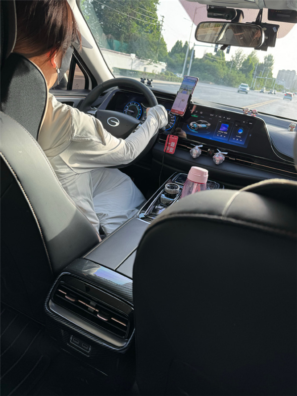可選女司機(jī)、拉黑臭車、攜帶寵物、AA車費(fèi)：網(wǎng)約車還能這么玩？