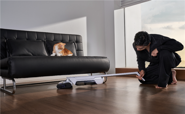 首次殺入1999元！云鯨智能洗地機(jī)F1冠軍版發(fā)布：一鍵提升3.8倍清潔力