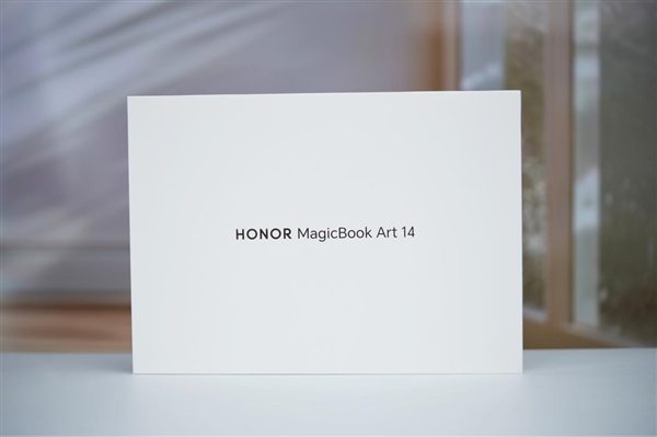 全球首發(fā)磁吸攝像頭！榮耀MagicBook Art 14圖賞