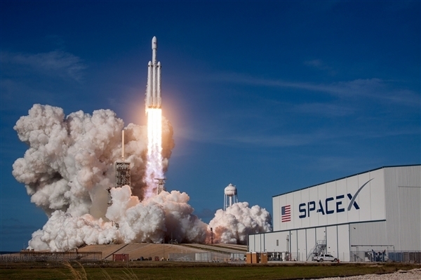 致20顆星鏈衛(wèi)星損毀 SpaceX獵鷹9號(hào)7年首次發(fā)射失?。厚R斯克回應(yīng)了