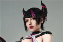 美女COS《街霸6》韓蛛俐：瘋P美人來到現(xiàn)實