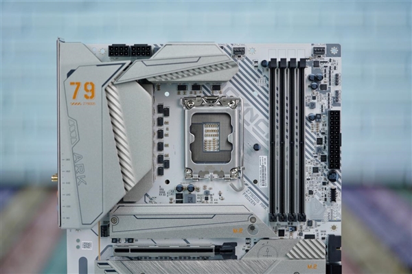 支持i9-14900K！七彩虹VCN Z790D5 ARK FROZEN方舟主板圖賞