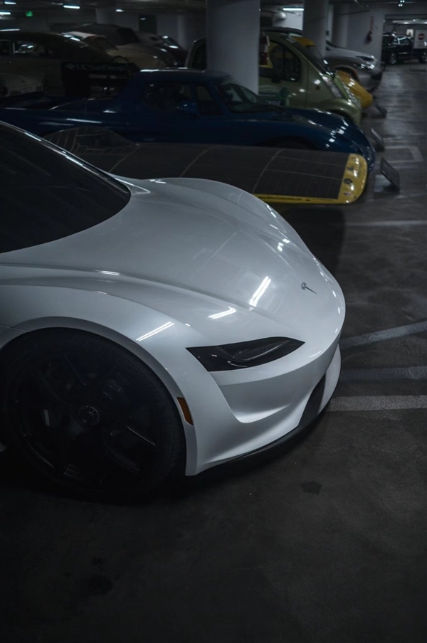 可以飛！特斯拉新一代Roadster實車曝光