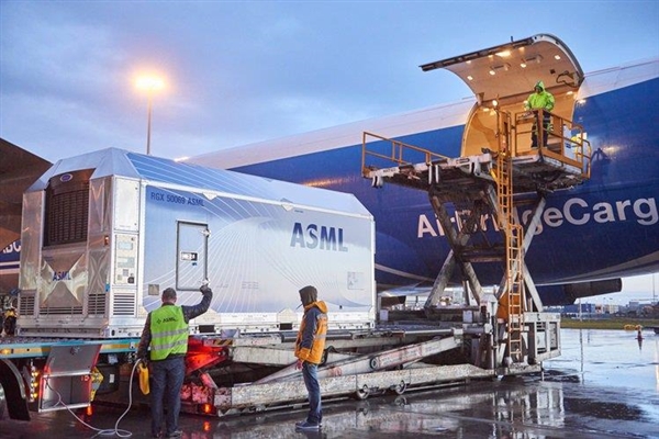ASML CEO：中國(guó)廠商不可能造出7nm及以下先進(jìn)光刻機(jī)