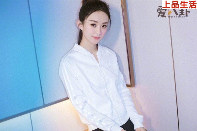 趙麗穎一直有扒拉菜的習(xí)慣