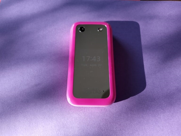 919元！HMD Barbie芭比聯(lián)名翻蓋機(jī)發(fā)布：粉色機(jī)身少女心爆棚