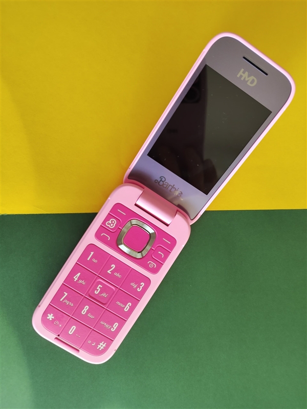 919元！HMD Barbie芭比聯(lián)名翻蓋機(jī)發(fā)布：粉色機(jī)身少女心爆棚