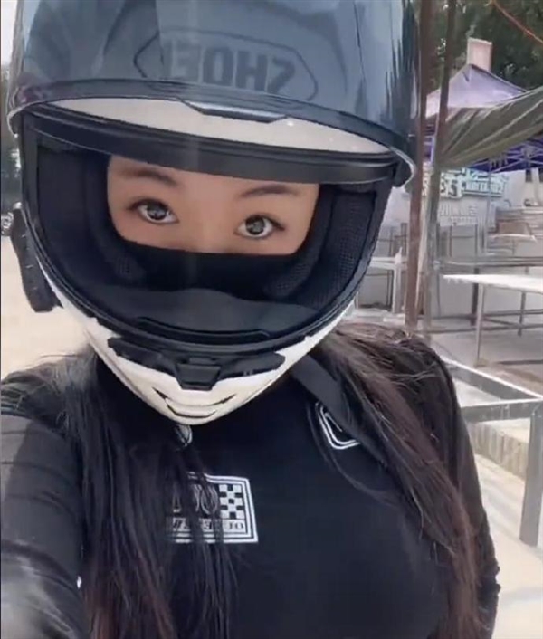 機車女網(wǎng)紅三毛子因車禍去世 網(wǎng)友感慨：真不能全面解禁摩托車