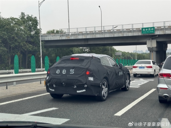 雷軍憋大招！小米SUV新諜照曝光：比SU7大多了、神似法拉利Purosangue