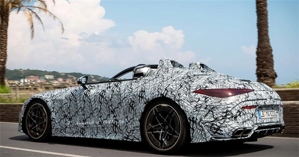 有錢人的大玩具！奔馳AMG PureSpeed上路測試：2025年全球首發(fā)
