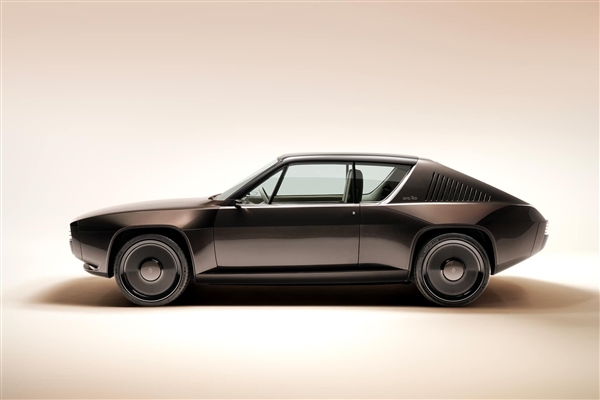 雷諾全新復(fù)古電動(dòng)概念車R17公布：設(shè)計(jì)來自1971年