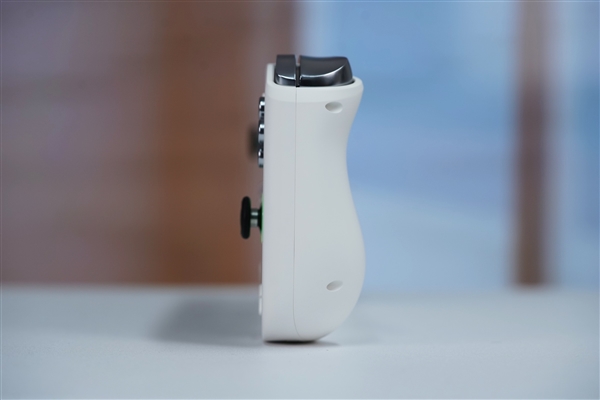 全球第二款酷睿Ultra掌機！AOKZOE A2 Ultra圖賞