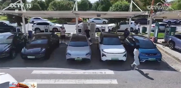 3100000次！國慶假期高速公路充電次數(shù)再創(chuàng)新高