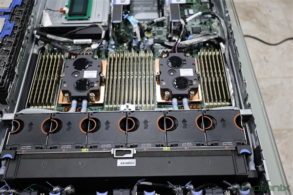 192核心384線程、5GHz起飛！AMD Zen5 EPYC首測：領(lǐng)先至強(qiáng)6幾乎40％