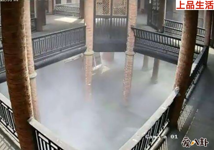 當(dāng)玩具互噴網(wǎng)友斥家長要嚴(yán)加管教