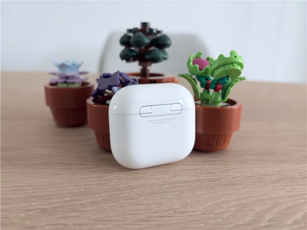 曝蘋果AirPods Pro 3支持心率、體溫監(jiān)測