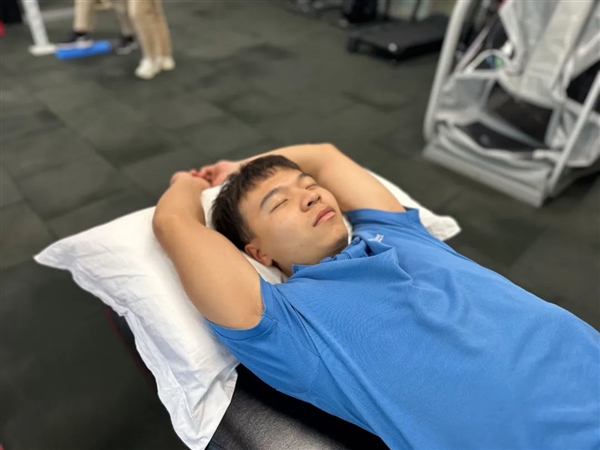 千萬(wàn)別再用這個(gè)姿勢(shì)睡覺(jué)！當(dāng)心把你的身體全毀了