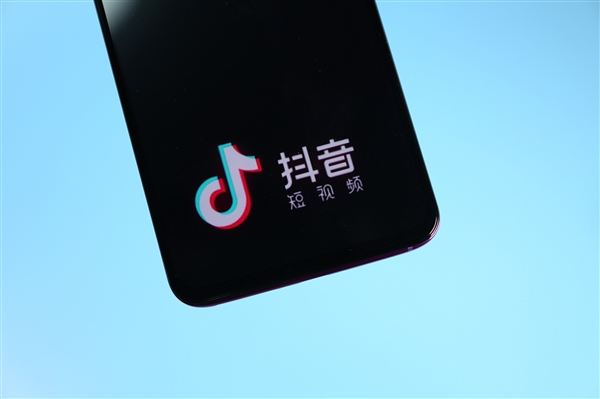 手機(jī)隨時(shí)隨地看春晚直播！抖音宣布與央視蛇年春晚達(dá)成合作