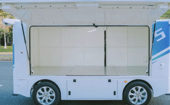 文遠(yuǎn)知行發(fā)布無人物流車Robovan W5：L4級(jí)無人駕駛、續(xù)航達(dá)220km