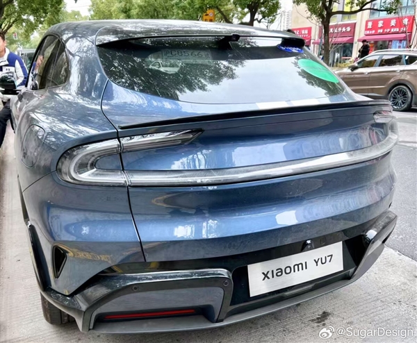 小米YU7迄今近距離實(shí)拍照曝光：各種細(xì)節(jié)全有了