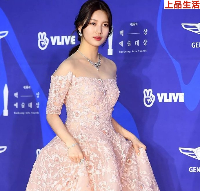 權娜拉簽約公司是李鐘碩的