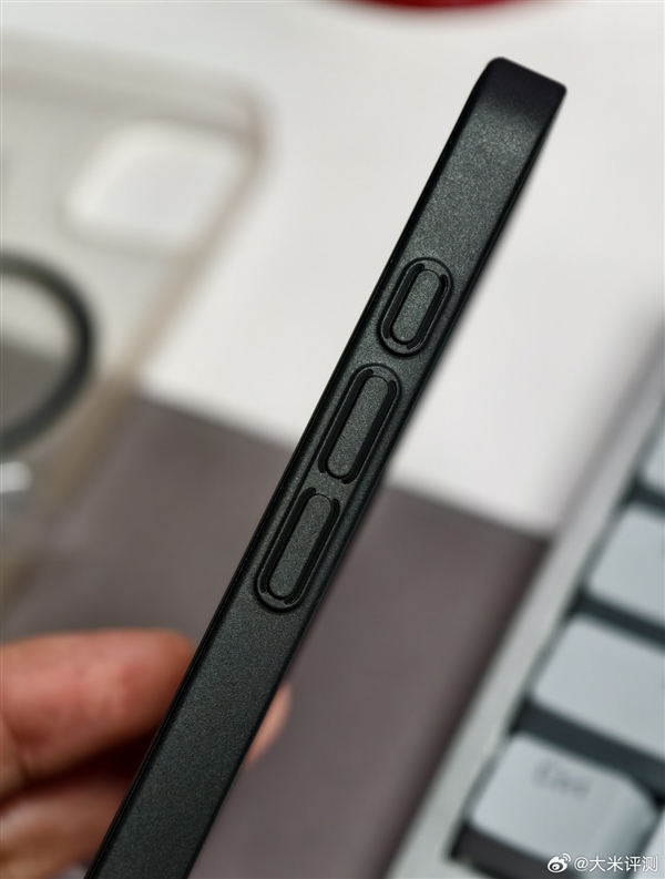 今年便宜的蘋果手機(jī)！iPhone SE 4保護(hù)殼現(xiàn)身